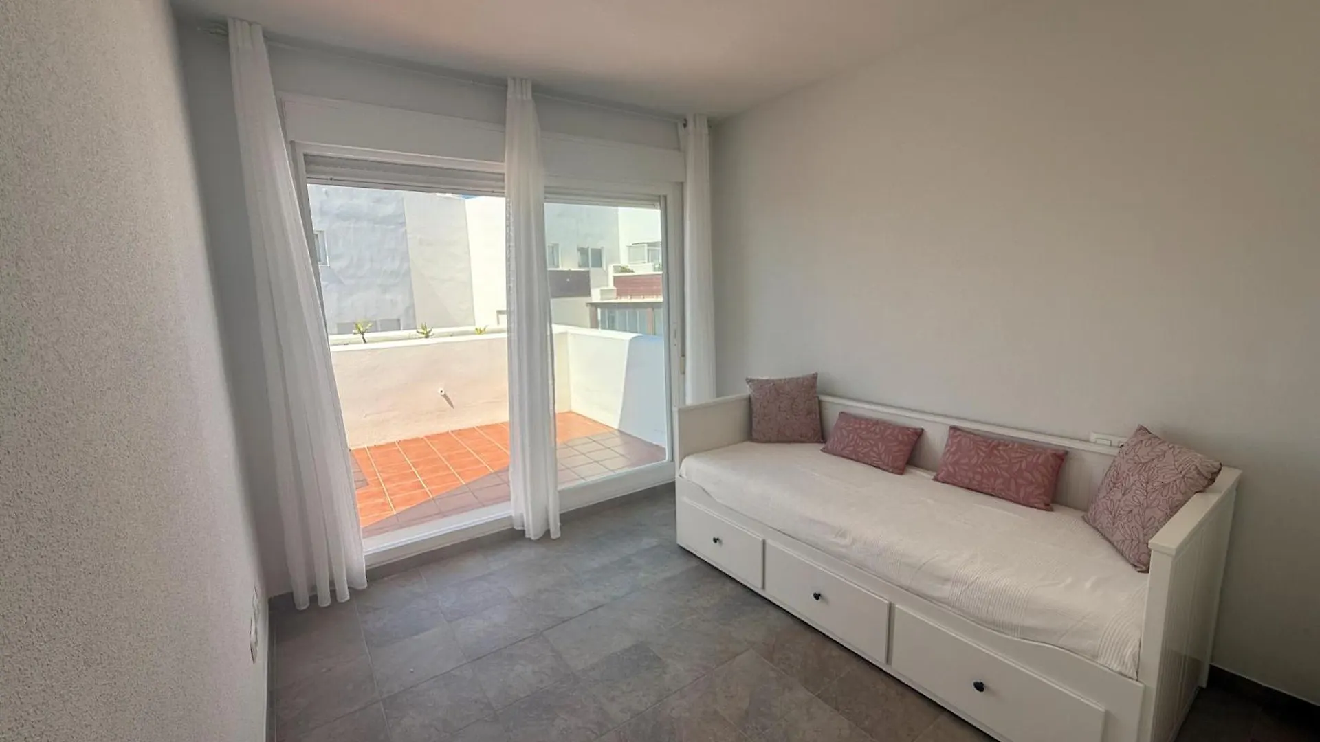 Atico Nuevo Con Piscina Apartment Almeria