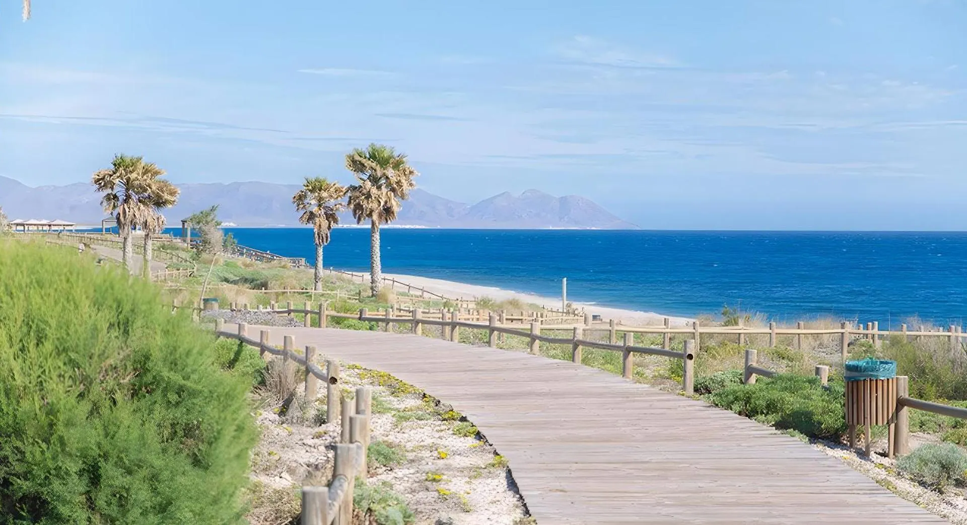 Atico Nuevo Con Piscina Apartment Almeria