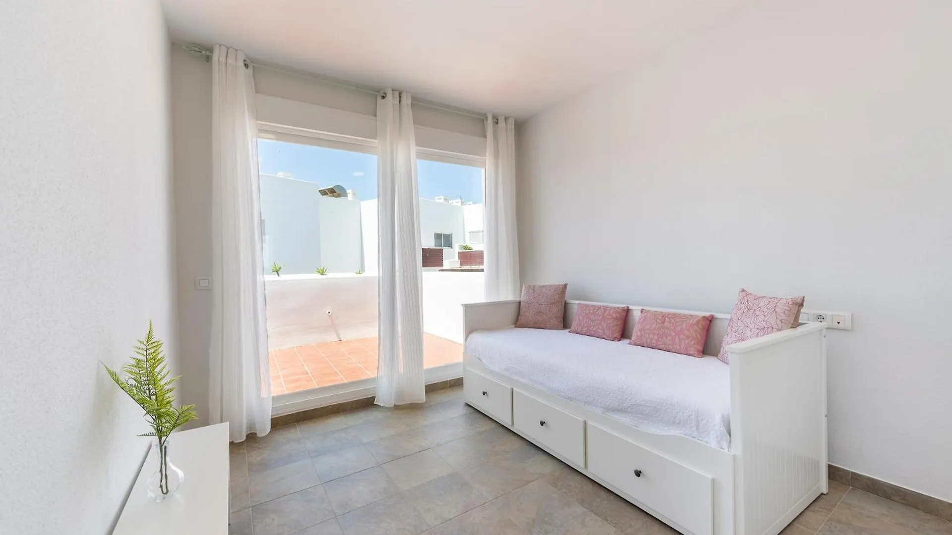 Atico Nuevo Con Piscina Apartment Almeria Spain