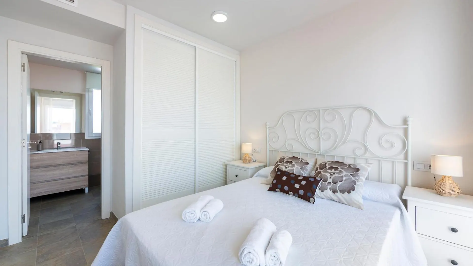 Atico Nuevo Con Piscina Apartment Almeria